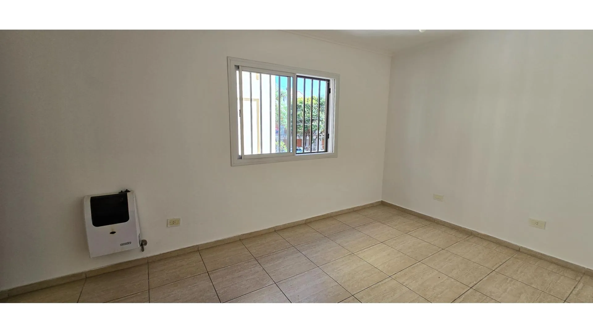 ALBERDI - Un dormitorio con cocina separada