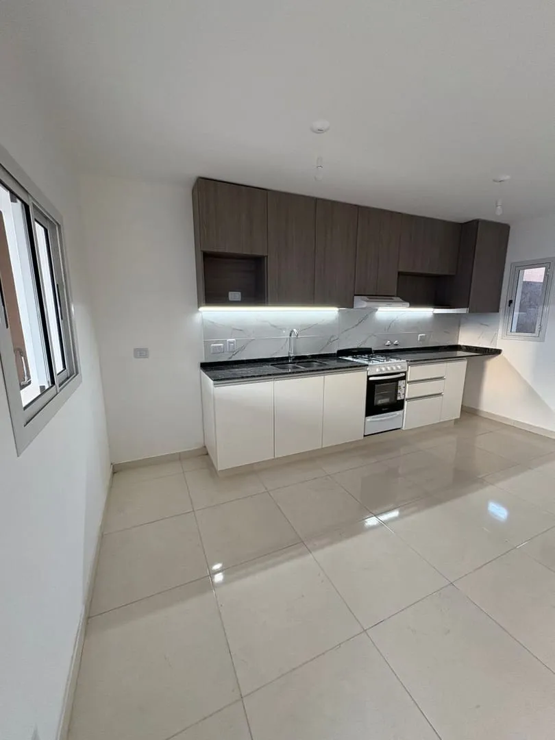 SE VENDE HERMOSO DUPLEX DOS DORMITORIOS EN DOCTA - TODOS LOS SERVICIOS - OPORTUN...