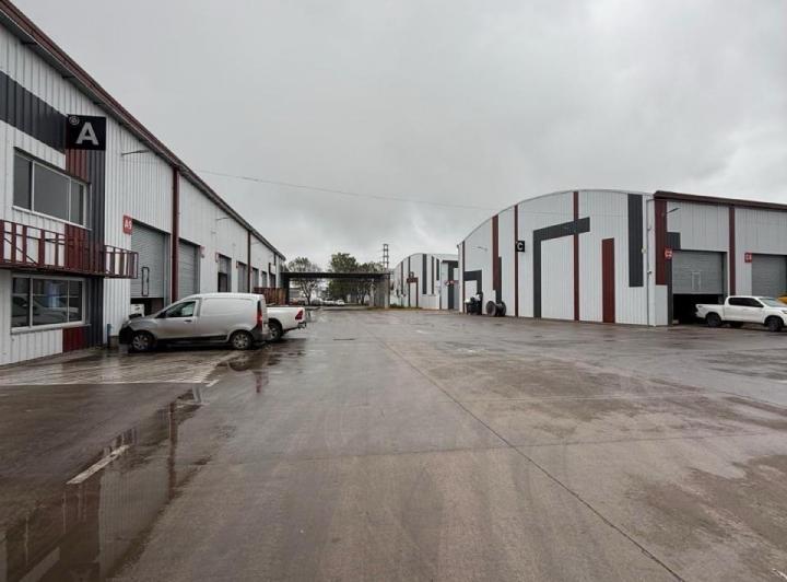 Bodega-Galpón · 210m² · 1 Ambiente