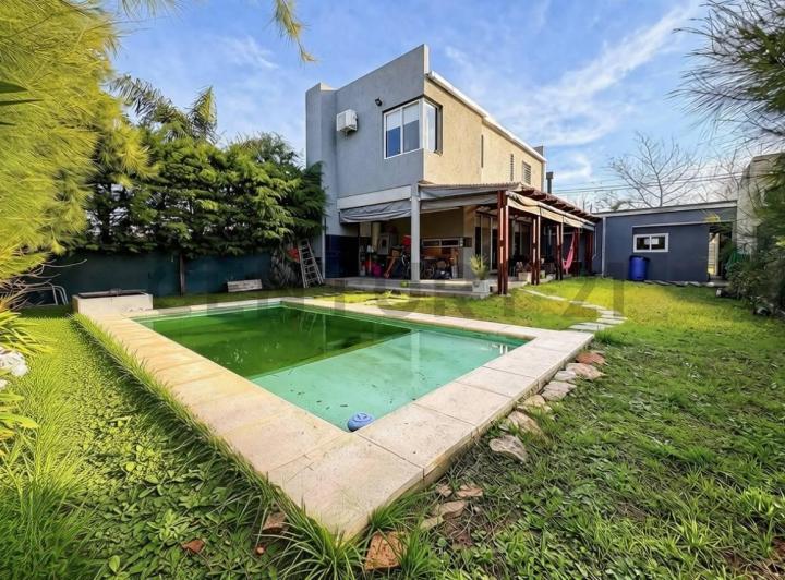 Casa · 149m² · 4 Ambientes · 1 Cochera