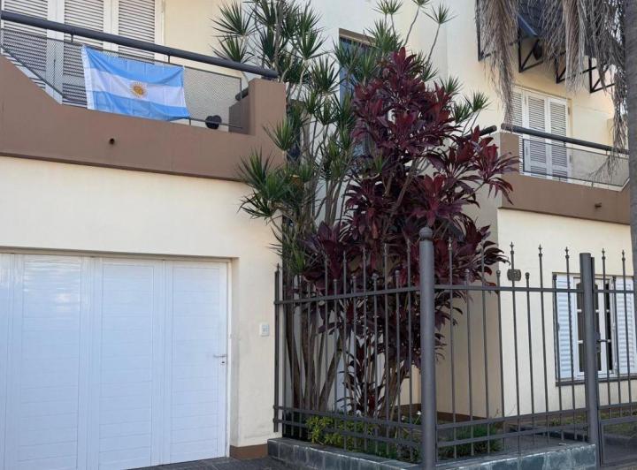 Casa · 208m² · 1 Ambiente · 2 Cocheras