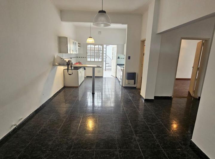 Casa · 145m² · 6 Ambientes · 1 Cochera