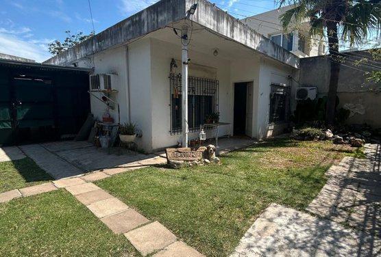 Casa · 110m² · 5 Ambientes · 2 Cocheras