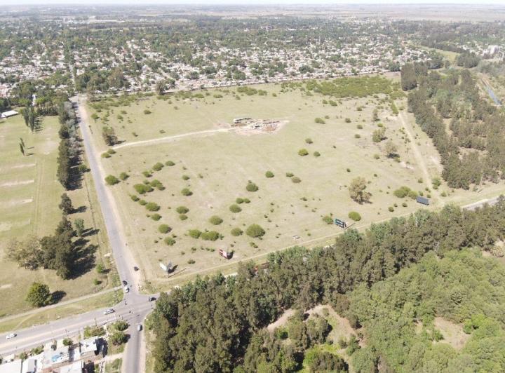 Terreno · 240000m²