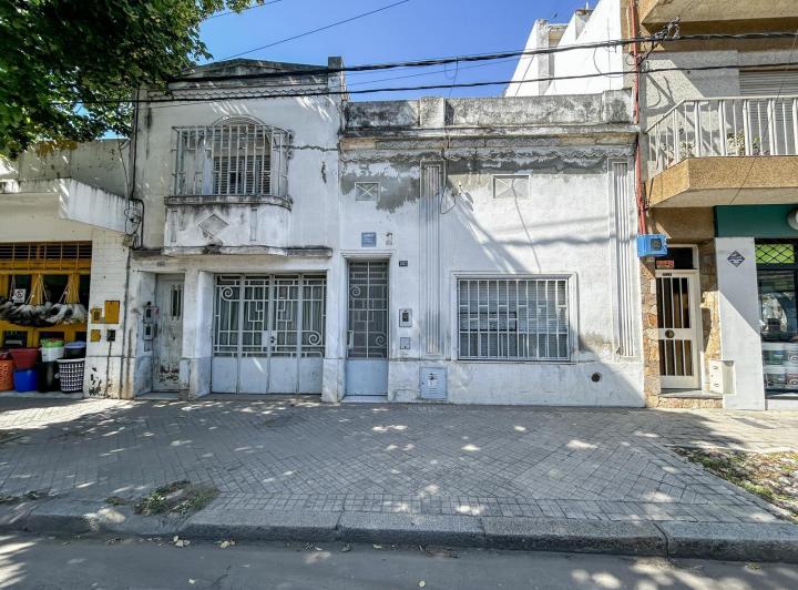 Casa · 186m² · 8 Ambientes · 1 Cochera