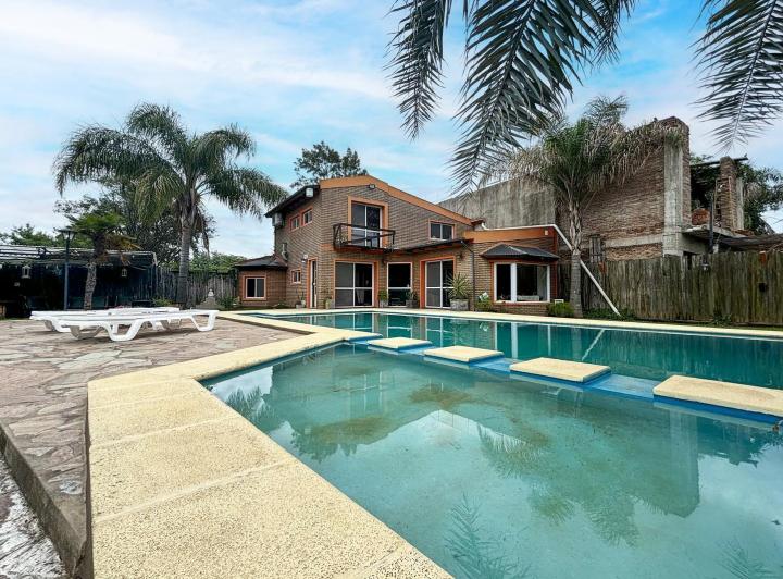 Casa · 145m² · 3 Ambientes · 2 Cocheras