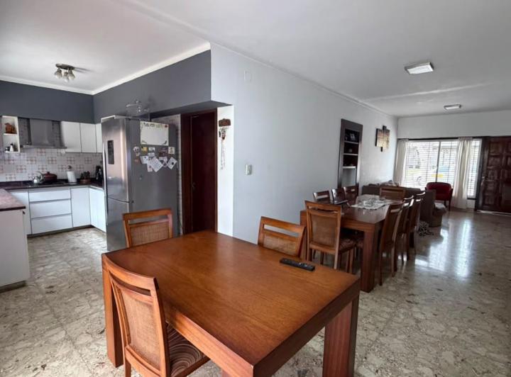 Casa · 185m² · 2 Ambientes