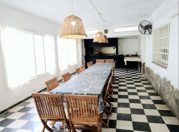 Casa · 170m² · 5 Ambientes · 1 Cochera