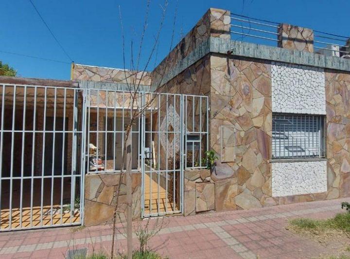 Casa · 90m² · 2 Ambientes · 1 Cochera