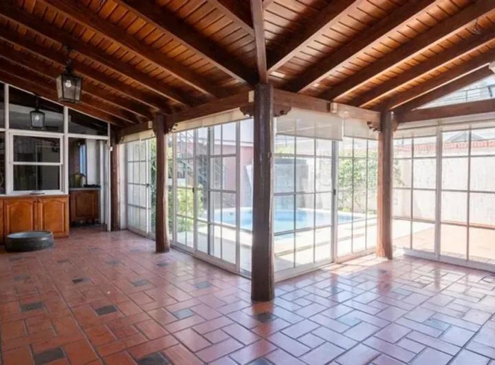 Casa · 226m² · 4 Dormitorios · 2 Cocheras