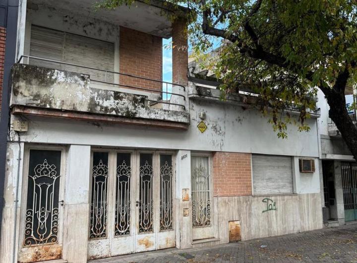 Casa · 330m² · 3 Dormitorios · 1 Cochera