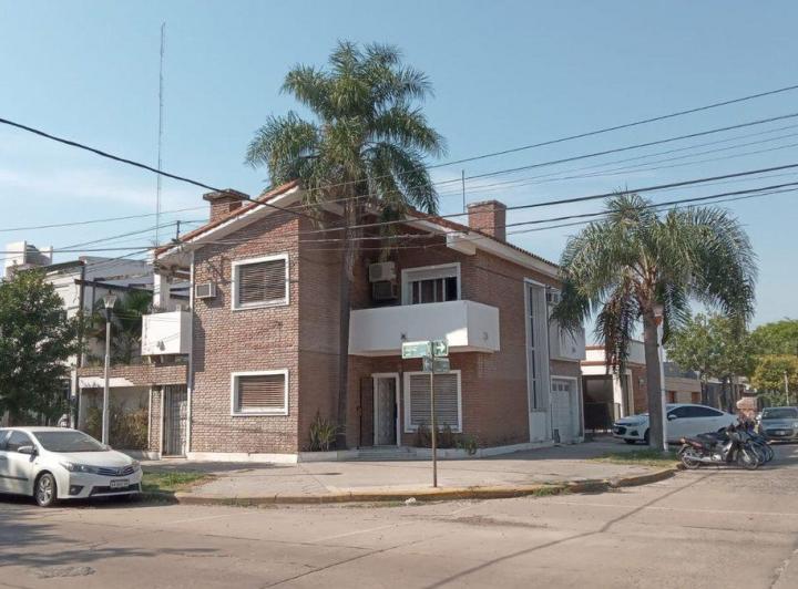 Casa · 177m² · 4 Ambientes · 1 Cochera