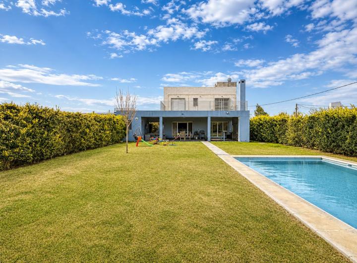 Casa · 198m² · 6 Ambientes