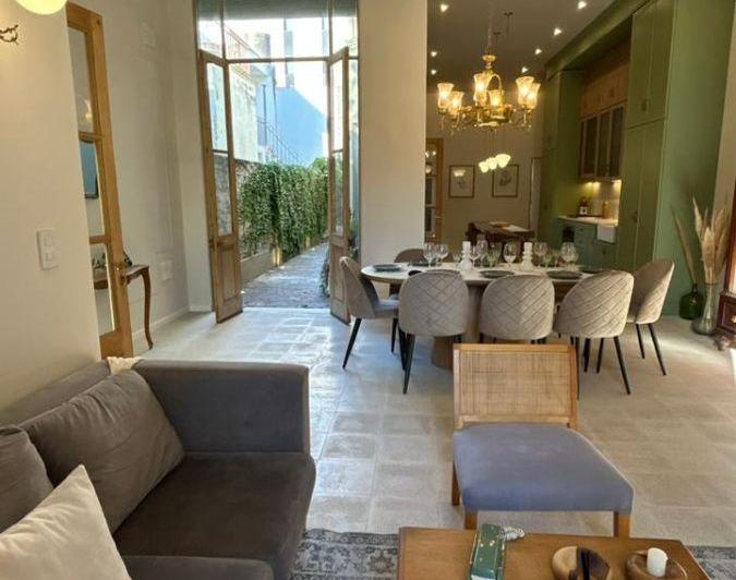 Casa · 151m² · 6 Ambientes · 1 Cochera