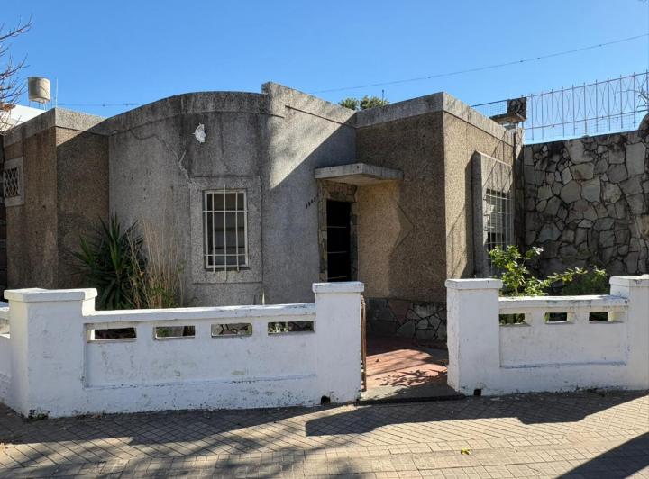 Casa · 140m² · 2 Dormitorios · 1 Cochera