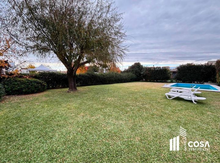 Casa · 160m² · 6 Ambientes · 2 Cocheras