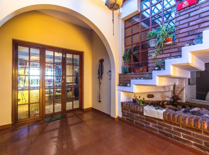 Casa · 167m² · 7 Ambientes · 2 Cocheras