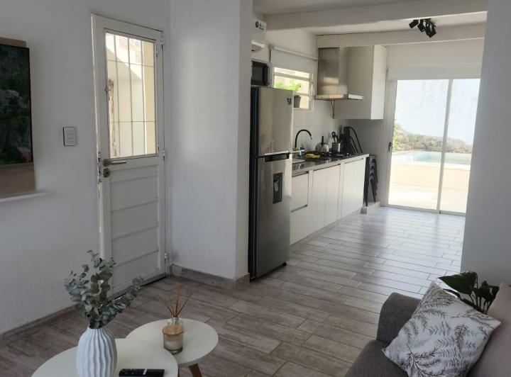 Casa · 100m² · 8 Ambientes · 1 Cochera
