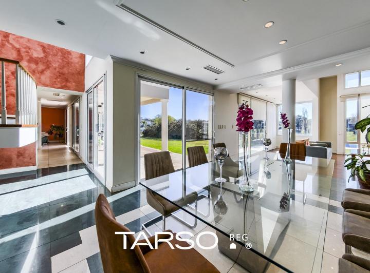 Casa · 575m² · 6 Ambientes · 5 Cocheras