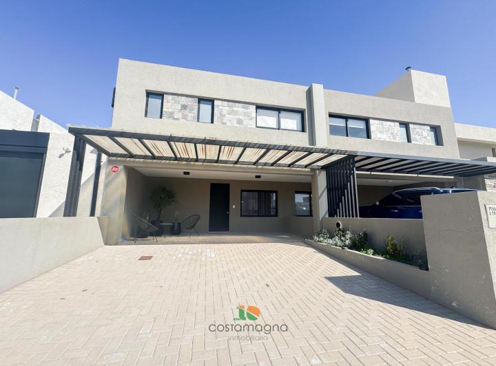 Casa · 140m² · 5 Ambientes · 2 Cocheras