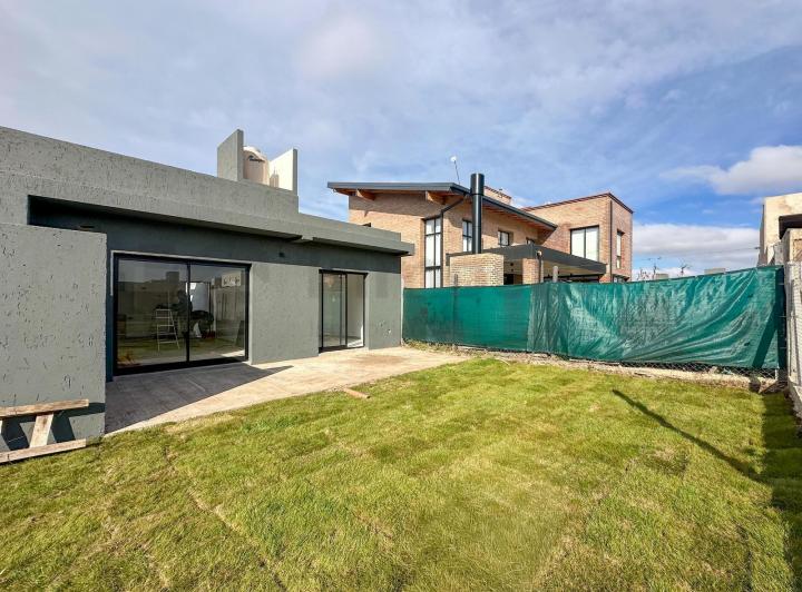 Casa · 72m² · 2 Dormitorios