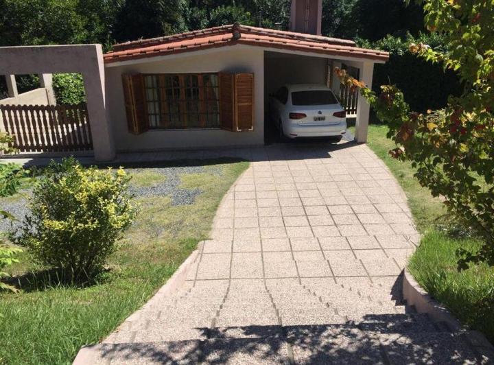 Casa · 127m² · 8 Ambientes · 1 Cochera