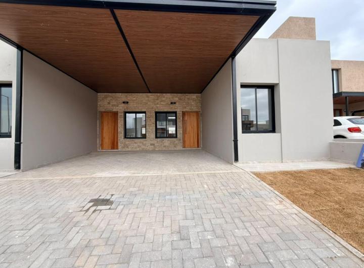 Casa · 75m² · 4 Ambientes · 1 Cochera