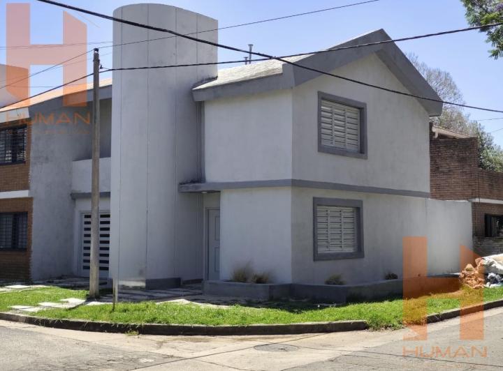 Casa · 110m² · 5 Ambientes · 1 Cochera