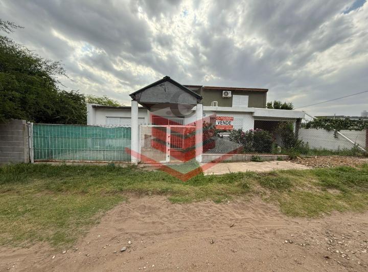 Casa · 237m² · 7 Ambientes · 1 Cochera