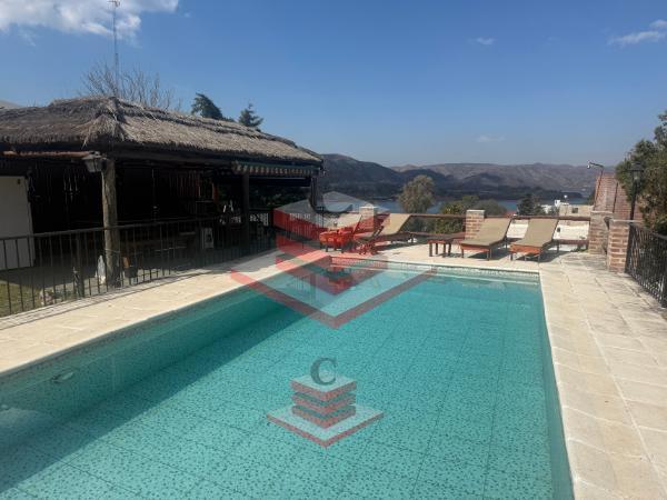 Casa · 555m² · 15 Ambientes · 1 Cochera