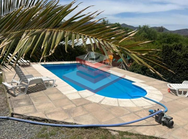 Casa · 220m² · 5 Dormitorios · 3 Cocheras