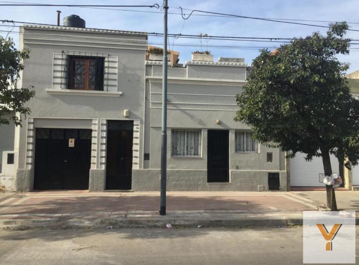 Casa · 278m² · 8 Ambientes · 1 Cochera