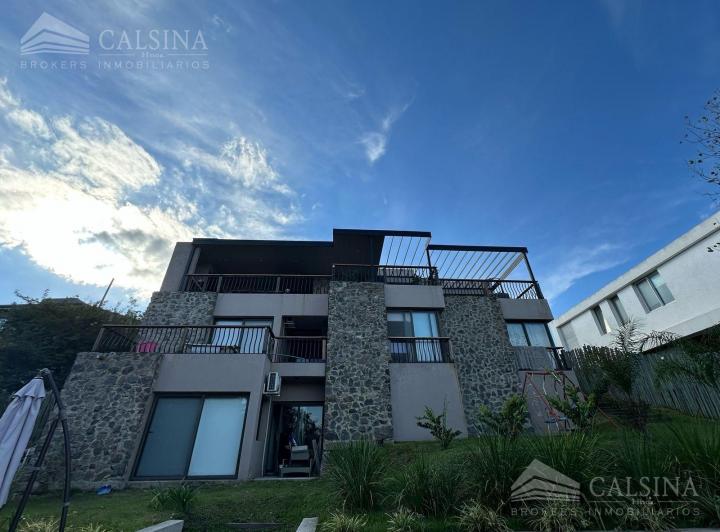 Casa · 430m² · 5 Ambientes · 2 Cocheras