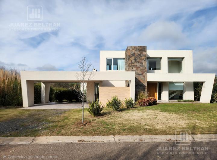 Casa · 315m² · 10 Ambientes · 2 Cocheras