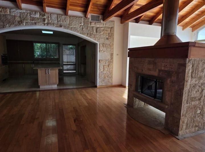 Casa · 520m² · 8 Ambientes