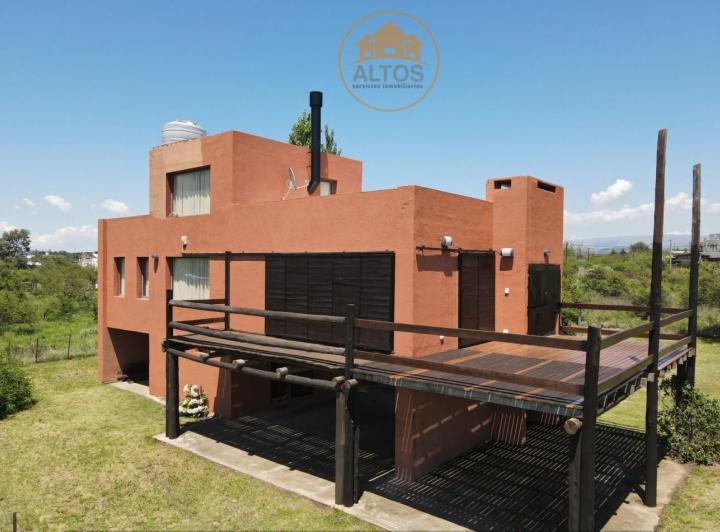 Casa · 210m² · 5 Ambientes