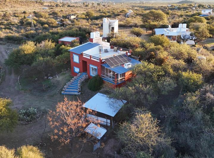 Casa · 329m² · 6 Ambientes · 4 Cocheras