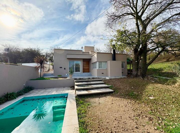 Casa · 130m² · 5 Ambientes · 2 Cocheras