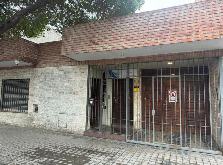 Casa · 460m² · 24 Ambientes · 4 Cocheras