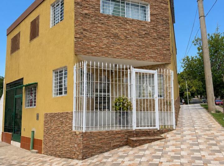 Casa · 89m² · 4 Ambientes · 1 Cochera
