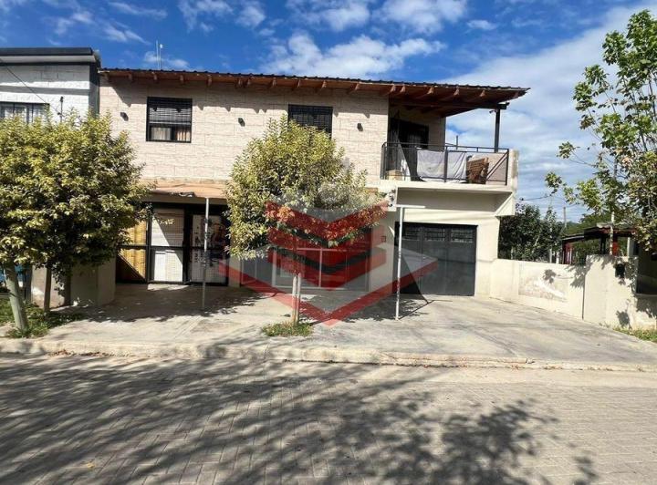 Casa · 170m² · 10 Ambientes · 1 Cochera
