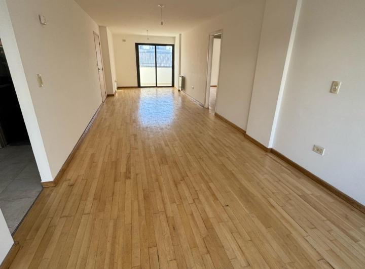 Departamento · 80m² · 4 Ambientes · 1 Cochera