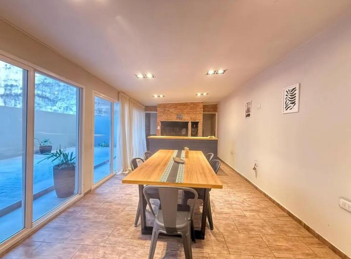 Departamento · 80m² · 8 Ambientes