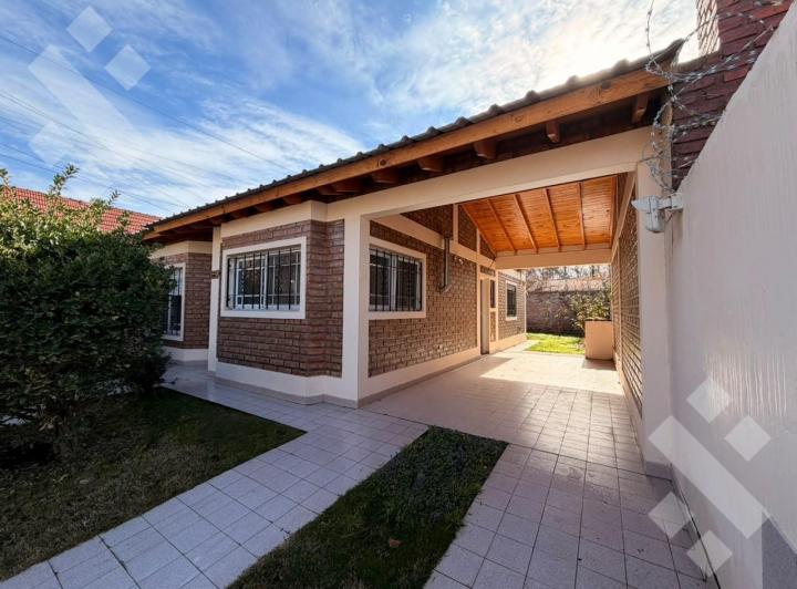 Casa · 97m² · 3 Ambientes · 1 Cochera