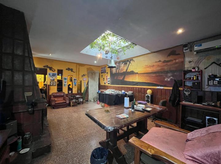 Casa · 158m² · 7 Ambientes · 1 Cochera