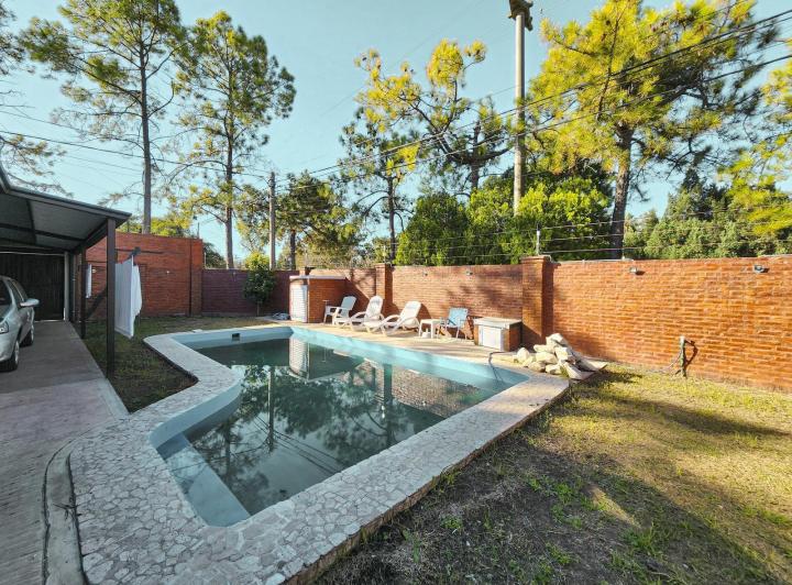 Casa · 140m² · 5 Ambientes · 2 Cocheras