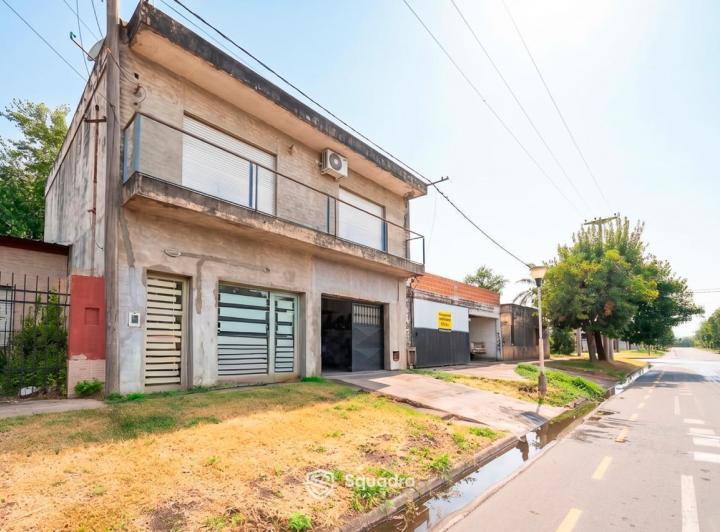 Casa · 353m² · 4 Ambientes · 1 Cochera