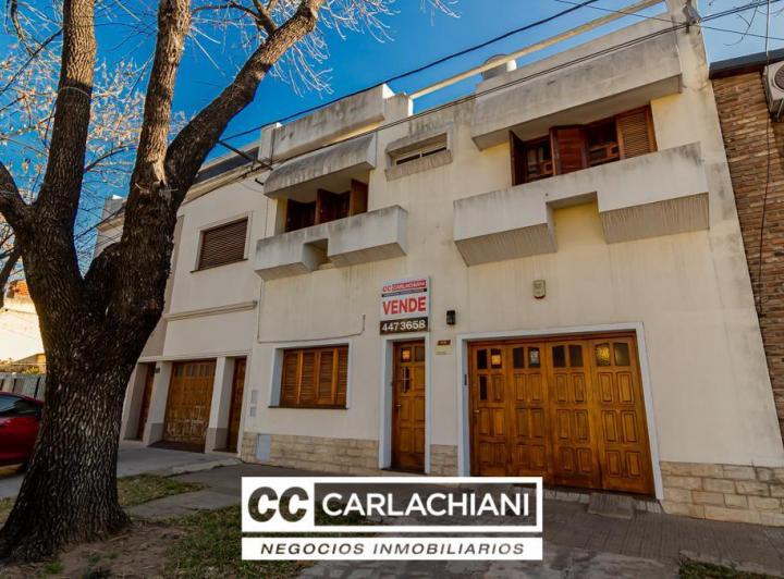 Casa · 218m² · 6 Ambientes