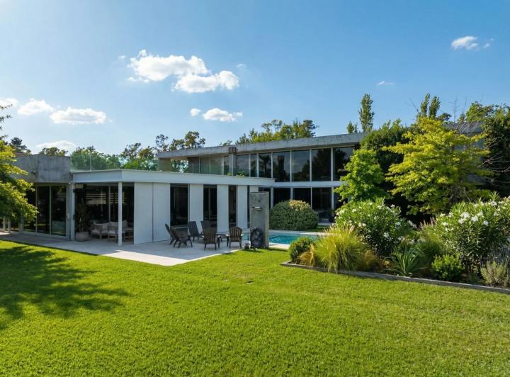 Casa · 515m² · 9 Ambientes · 7 Cocheras