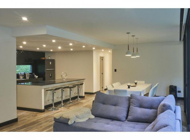 Casa · 148m² · 4 Ambientes · 2 Cocheras